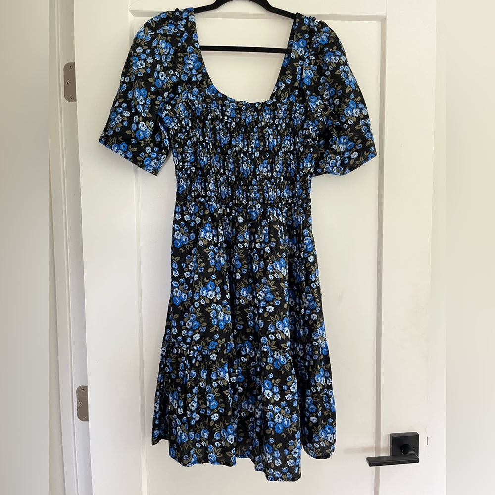 💙 GAP Blue Floral Smocked Midi Dress – NWT! (Size M Tall) 💙
